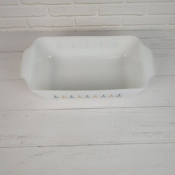 Vintage Fire King Candle Glow Starburst 1 qt Casserole Baking Serving Dish - Picture 7 of 14